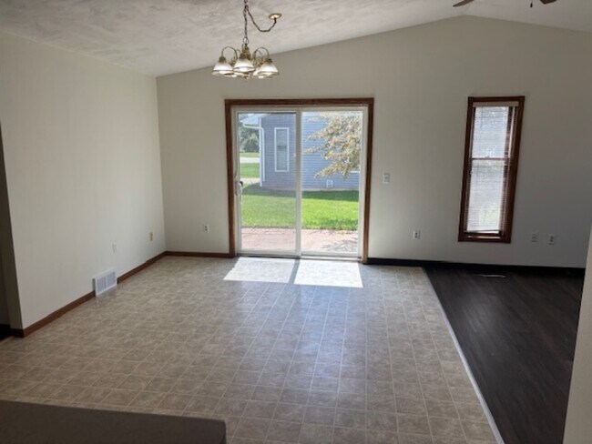 Foto del edificio - W7062 Maple Terrace Rd