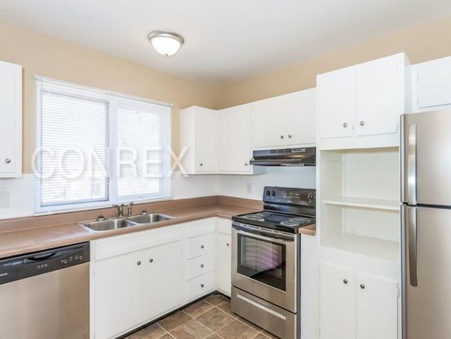 Building Photo - 3 bdrm, 1 bath in KC, MO!