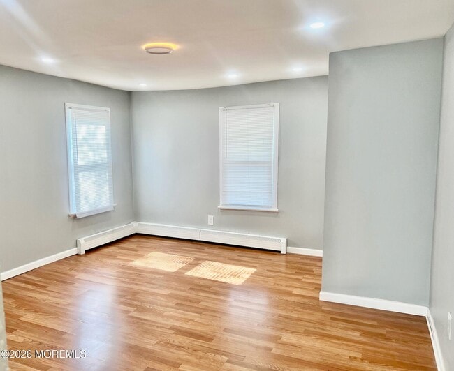 Building Photo - 1401 9th Ave