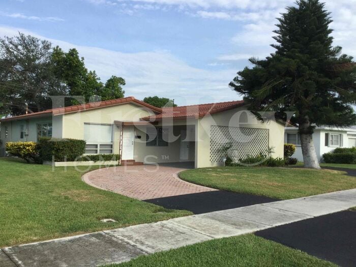 Foto principal - 1571 NW 7th Ave