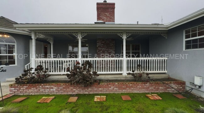 Foto del edificio - Beautiful Country Custom Home For Rent in Corcoran!