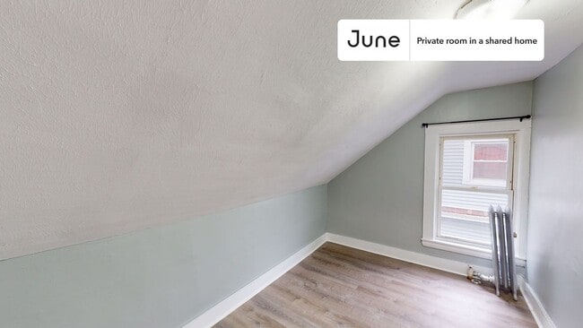 Building Photo - Room in Shared 7 bed/2 bath home in Allston