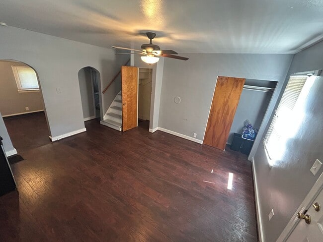 Photo - WestonWay633-635 Apartment