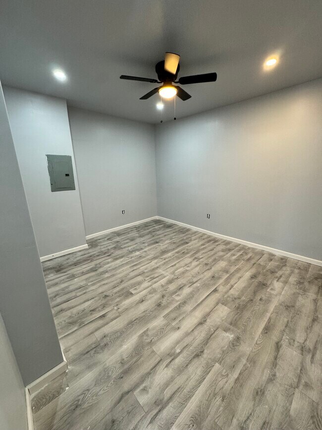 Foto del edificio - 3326 W 3rd St