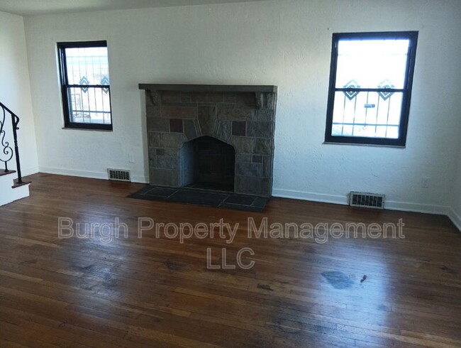 Building Photo - 8614 Bricelyn St