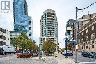 Building Photo - 8 Scollard St