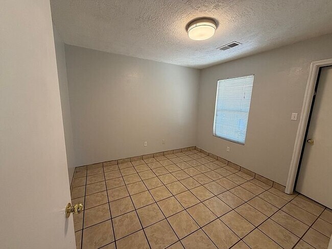 Foto del edificio - 7316 Autumn Breeze Rd SW