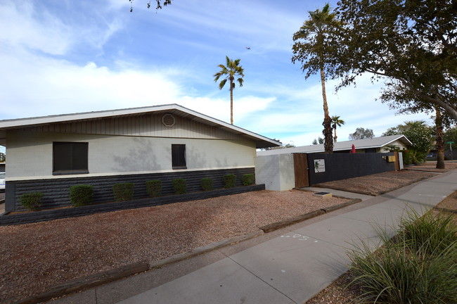 Building Photo - Palm Breeze Apartments