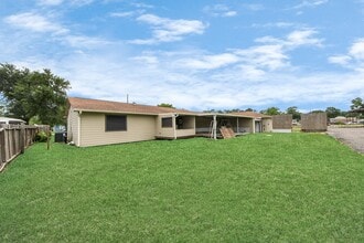 Building Photo - 6410 Storey Dr