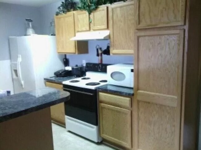 Foto del edificio - 1320 Waverly Pl Dr