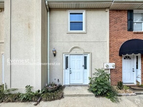 Building Photo - 713 Carr Ave