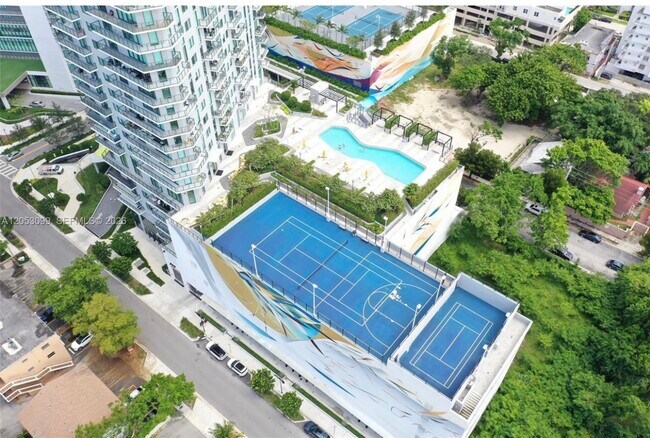 Foto del edificio - 501 NE 31st St