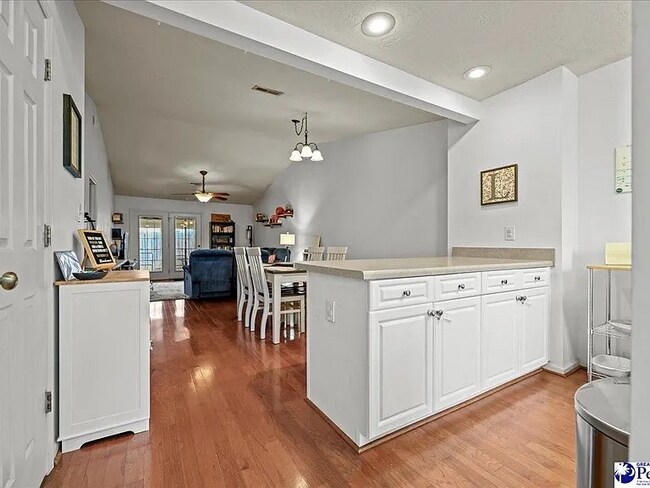 Foto del edificio - 3040 Combray Cir