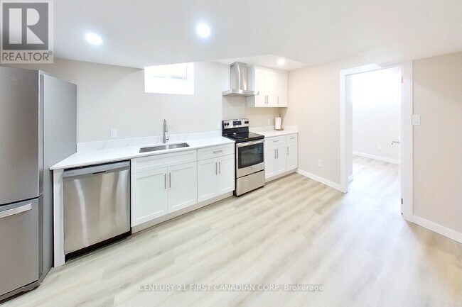 Photo du bâtiment - 910 Reeves Ave