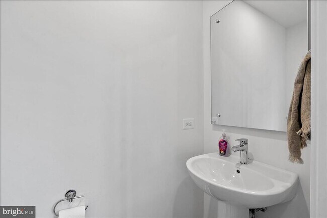 Foto del edificio - 7345 Blade Dr