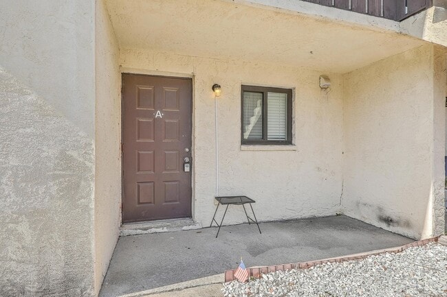 Foto del edificio - 2162 Bees Ferry Rd
