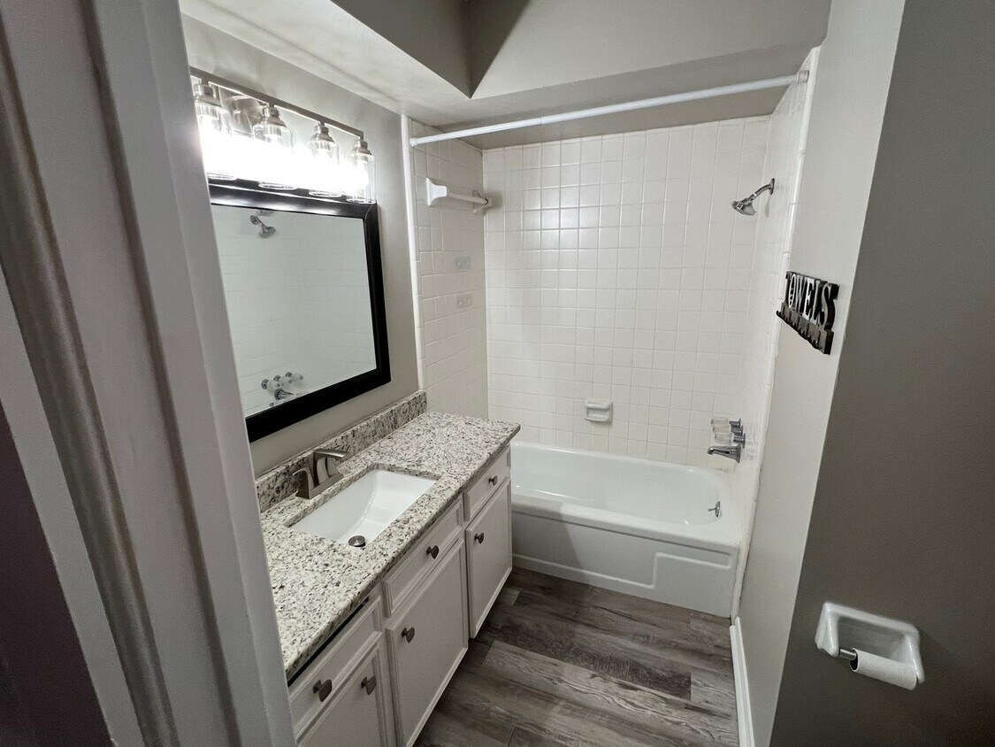 Foto principal - 1822 Spruce Knob CT- 1 story home