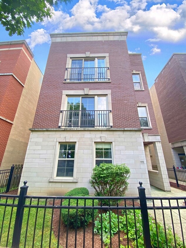 Primary Photo - 1125 W Washburne Ave
