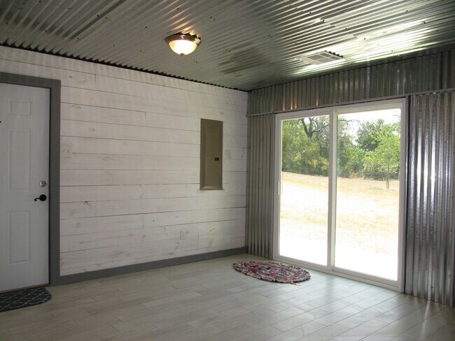 Foto del edificio - 320 N Pearl St
