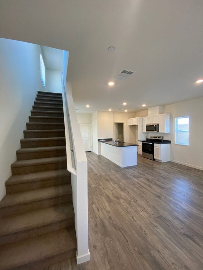 Foto del edificio - Beautiful Brand New Home In West Roseville