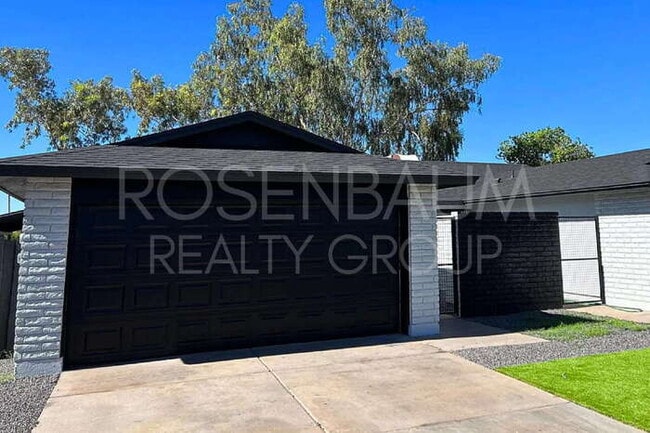 Building Photo - 548 S Udall