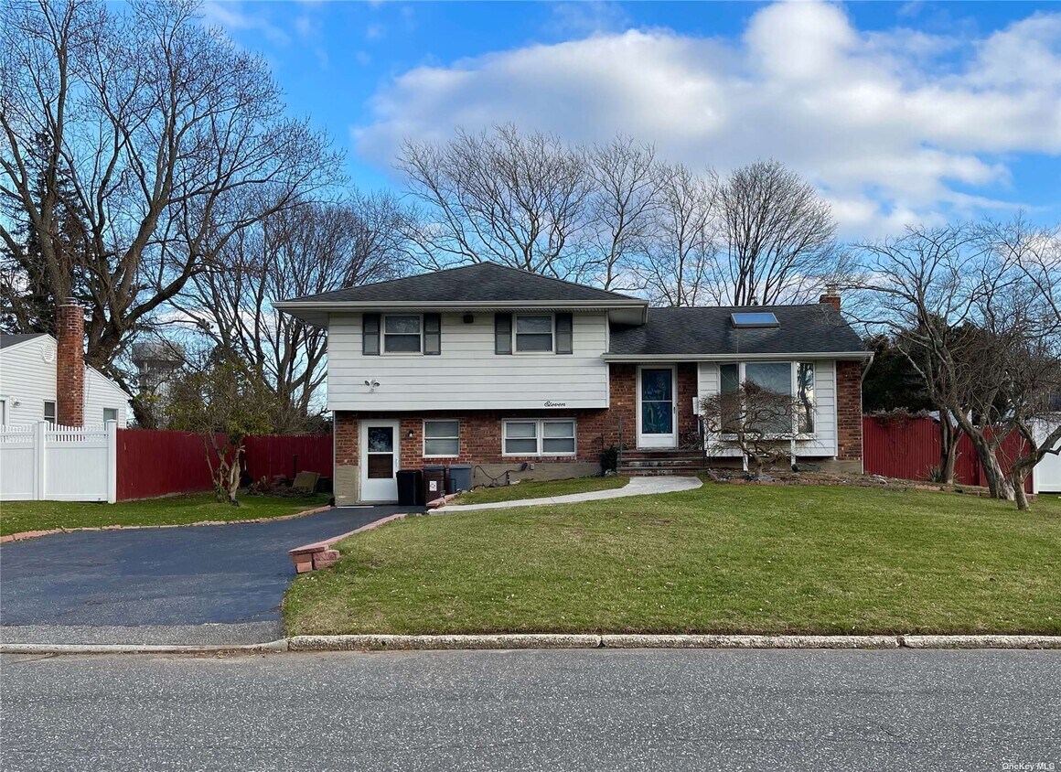11 Montrose Dr, Commack, NY 11725 House Rental in Commack, NY