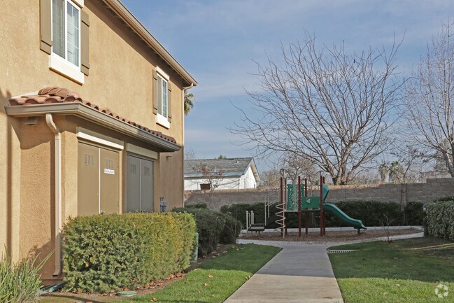 Foto del edificio - Liberty Family Apartments