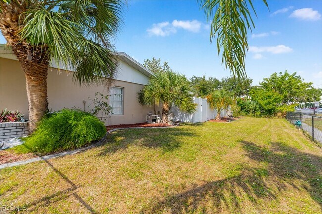 Foto del edificio - 6004 Deming Ave