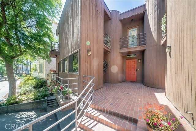 Building Photo - 13236 Valleyheart Dr