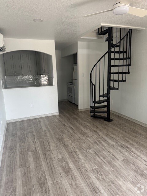 Building Photo - 1215 Terjo Ln