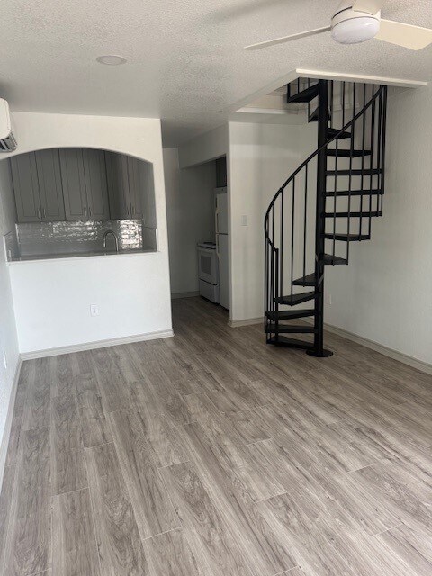 Foto principal - 1215 Terjo Ln