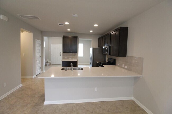 Building Photo - 2028 Arendale Dr