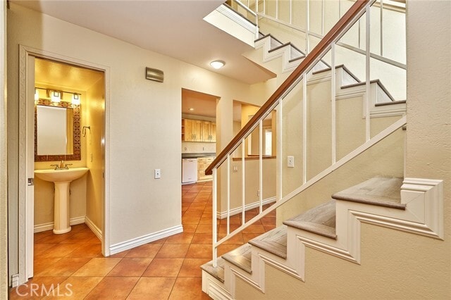 Building Photo - 4725 Cardena Plaza