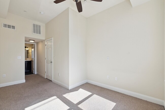 Photo - 1408 Willington St Apartment