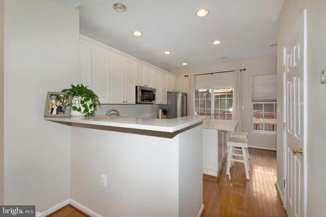 Building Photo - 5427 Chieftain Cir