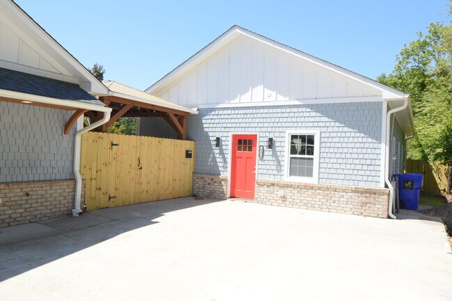 Foto del edificio - 621 Hadley Ct