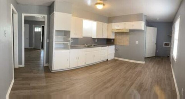 Foto del edificio - $0 First Month's Rent / $0 Deposit at Move-in