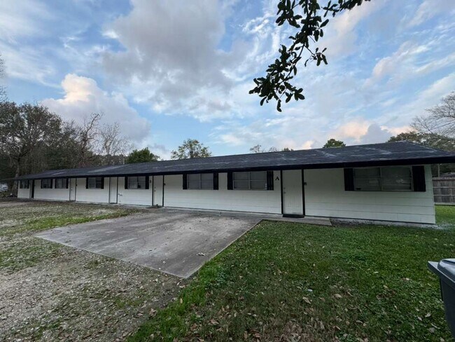 Building Photo - 116 6th Ave