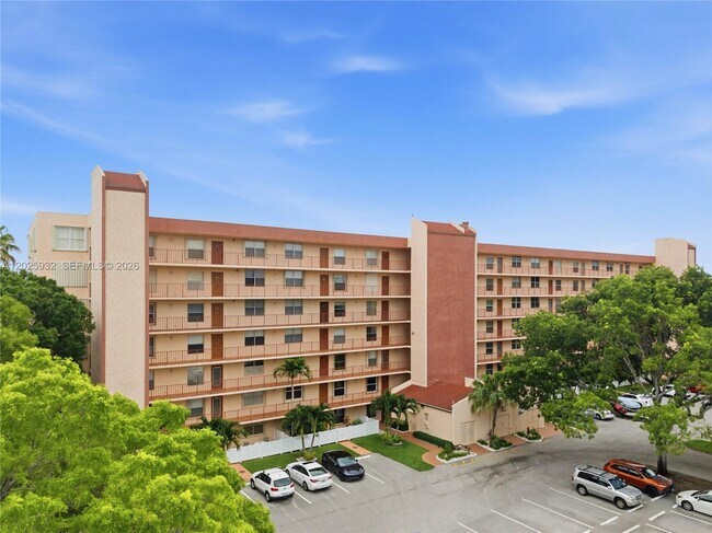 Foto del edificio - 14623 Bonaire Blvd