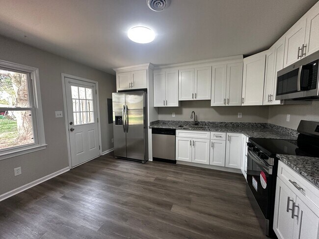 Foto del edificio - 2 bedroom Duplex in Williamsburg! Availabl...