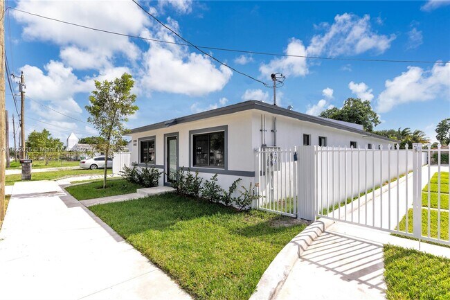 Foto del edificio - 11970 SW 213th St