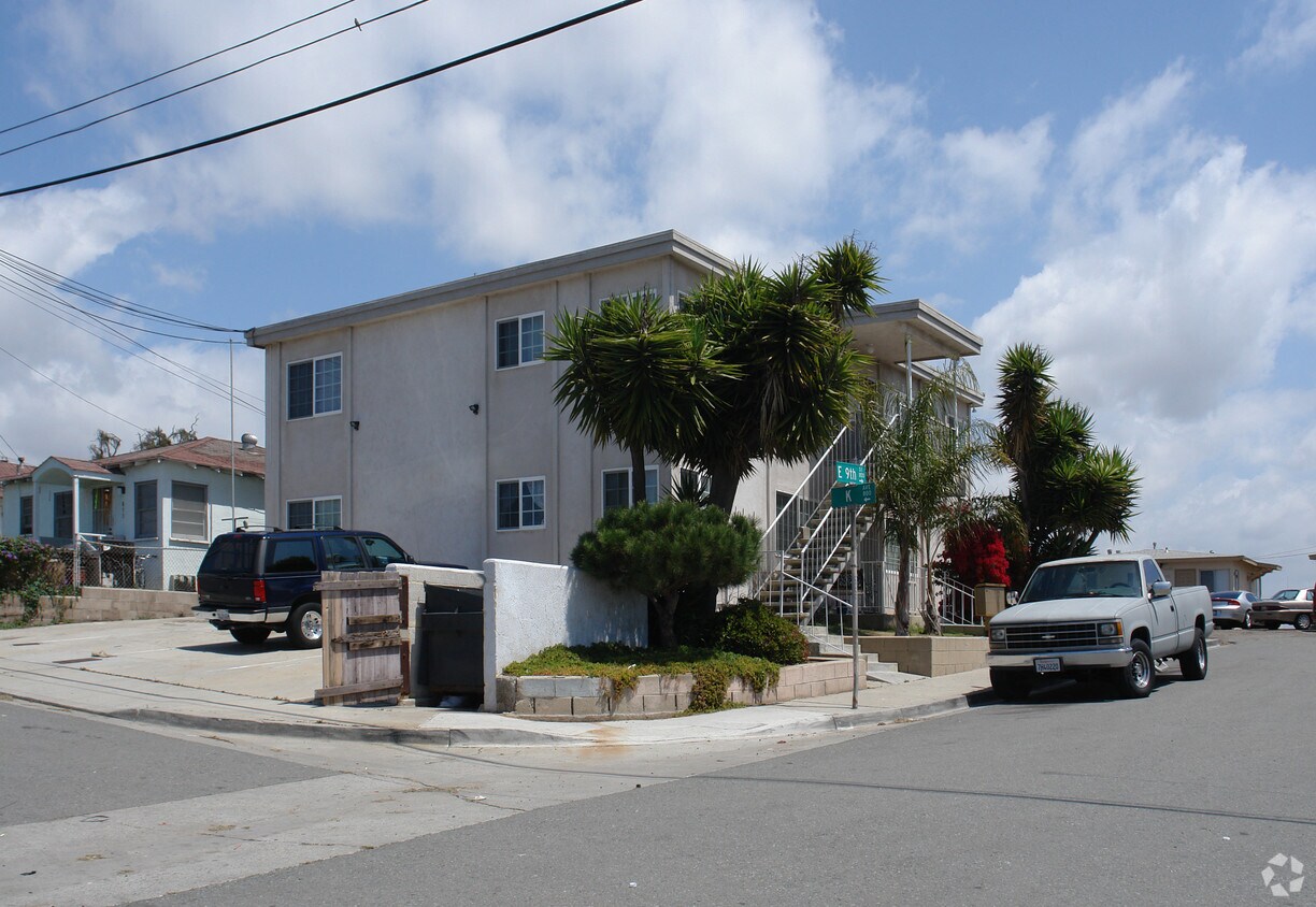 Primary Photo - 1101-1109 E 9th St