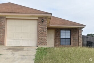Building Photo - 3700 Dustin Ct