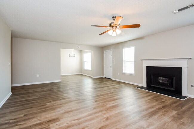 Building Photo - 3004 Summer Breeze Dr