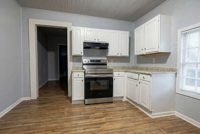 Building Photo - 625 E Wall St