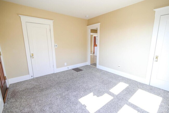 Foto del edificio - 2339 Brant St