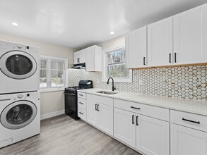 Building Photo - 30 Marygold Ave