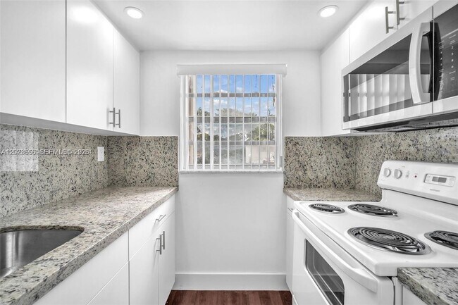 Foto del edificio - 9301 SW 4th St