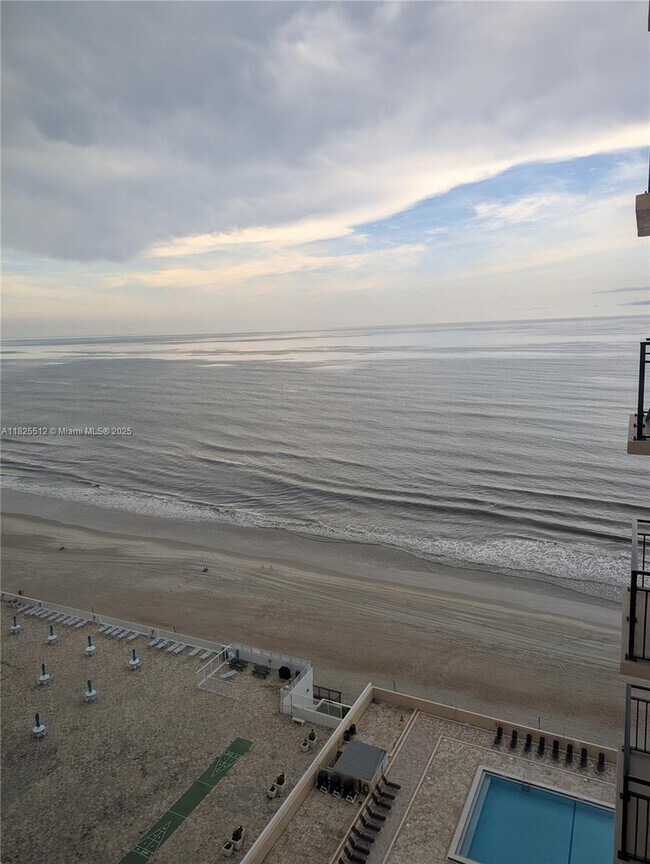 Foto del edificio - 3051 S Atlantic Ave