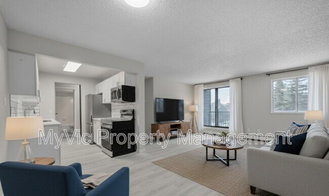 Building Photo - 10152-10158 158 St NW